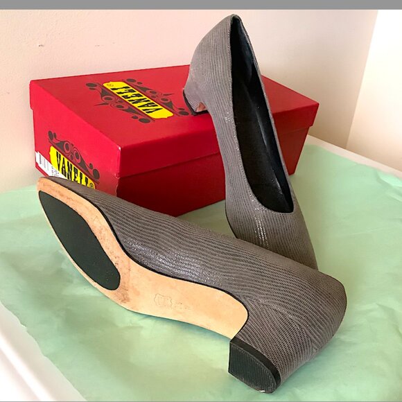 Van Eli Gray leather embossed Pumps - Picture 6 of 7